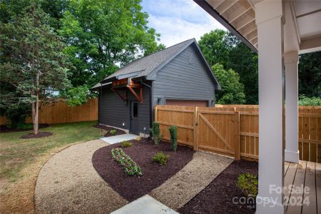 New construction Single-Family house 820 Walnut Street, Belmont, NC 28012 - photo 6 6