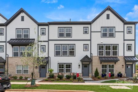 New construction Townhouse house 4013 Hidden Oaks Drive, Charlotte, NC 28205 Vail II- photo 0