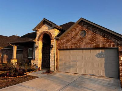 New construction Single-Family house 12106 Champions Forest Drive, Mont Belvieu, TX 77535 - photo 1 1
