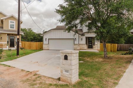New construction Single-Family house 122 W Kikipua Ln, Bastrop, TX 78602 - photo 39 39