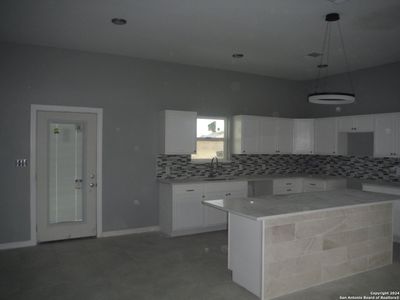 New construction Single-Family house 202 Colonial Ln, La Vernia, TX 78121 - photo 33 33