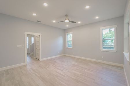 New construction Single-Family house West Wyoming Avenue, Tampa, FL 33611 - photo 115 115