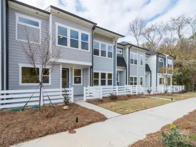 SouthEnd at Tryon by Tri Pointe Homes in Charlotte - photo 3 3