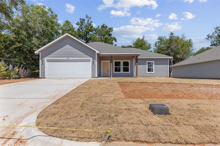 New construction Single-Family house 709 Robbins Street, Cleburne, TX 76031 - photo 0