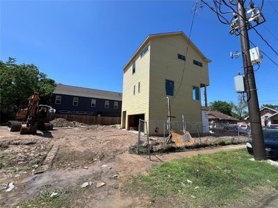 New construction Single-Family house 1307 71St Street, Unit A, Houston, TX 77011 - photo 6 6