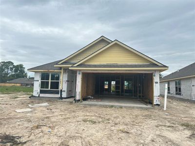 New construction Single-Family house 5 Greenbriar Loop, Angleton, TX 77515 - photo 15 15