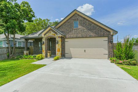 New construction Single-Family house 323 Tite Street, Houston, TX 77029 - photo 0