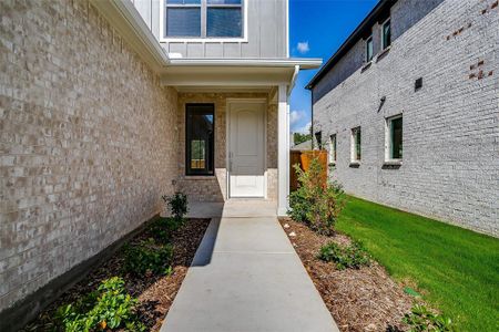 New construction Single-Family house 4506 Hogan'S Alley Drive, Arlington, TX 76001 - photo 3