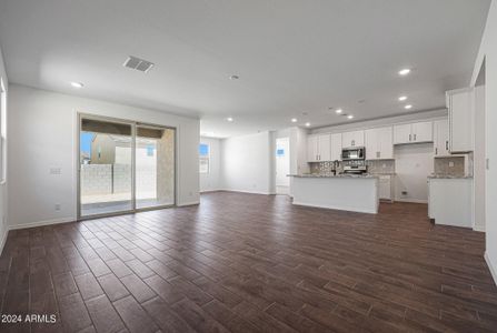 New construction Single-Family house 4268 W Sebastian Lane, San Tan Valley, AZ 85144 - photo 7 7