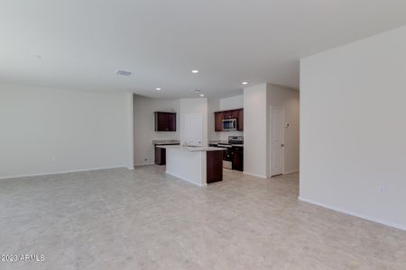 New construction Single-Family house 17870 N Salerno Drive, Maricopa, AZ 85138 Justin- photo 4 4