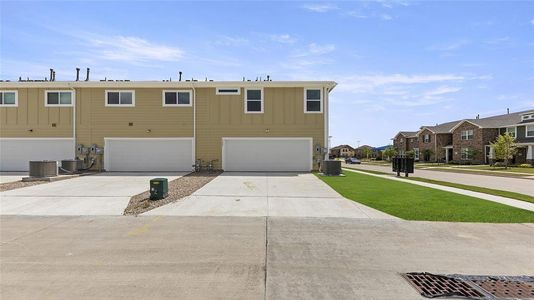 New construction Townhouse house 3001 Willow Wood Court, Unit 11, Heartland, TX 75114 - photo 26 26