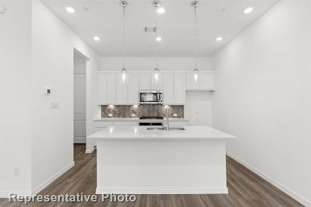 New construction Single-Family house 7535 Edgeware Road, Dallas, TX 75228 Hudson Homeplan- photo 4 4