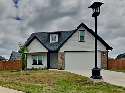 New construction Single-Family house 828 Brookside Drive, Springtown, TX 76082 - photo 0 0