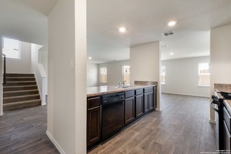 New construction Single-Family house 7515 Capella Circle, San Antonio, TX 78252 - photo 8 8