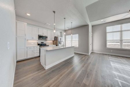 New construction Multi-Family house 330 High Point Drive, Longmont, CO 80504 - photo 8 8