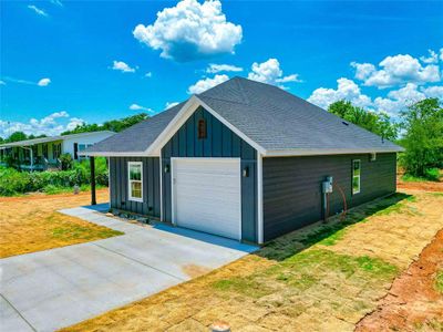 New construction Single-Family house 6008 S Lakeside Hills Court, Granbury, TX 76048 - photo 31 31