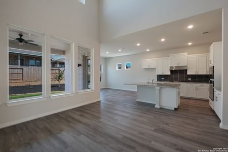 New construction Single-Family house 2240 Sur Avenue, New Braunfels, TX 78132 - photo 18 18