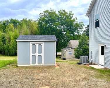 New construction Single-Family house 101 E Louisiana Avenue, Bessemer City, NC 28016 - photo 16 16