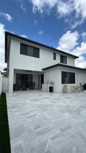 New construction Single-Family house 8108 Nw 48Th Ter, Doral, FL 33166 - photo 19 19
