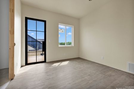 New construction Single-Family house 338 Janice Ave, Castroville, TX 78009 - photo 13 13