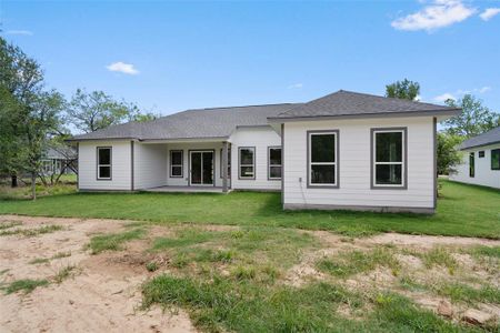 New construction Single-Family house 114 Kipapa Ct, Bastrop, TX 78602 - photo 25 25