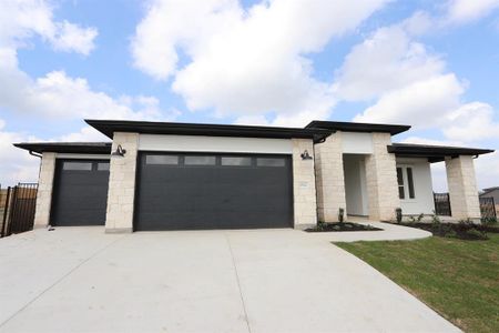 New construction Single-Family house 8500 Turaco Trl, Austin, TX 78744 Calabash - photo 1 1