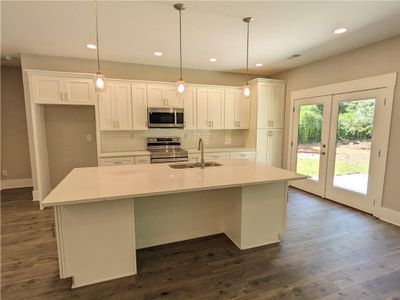 New construction Single-Family house 915 W Poplar Street, Griffin, GA 30224 - photo 13 13