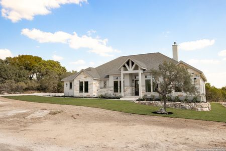 New construction Single-Family house 331 Toucan Dr, Spring Branch, TX 78070 - photo 2 2