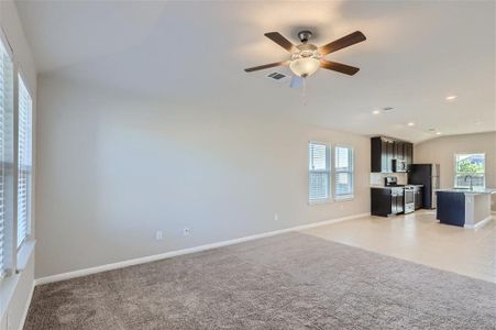 New construction Single-Family house 310 Low Bramble Dr, Hutto, TX 78634 - photo 4 4