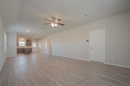 New construction Single-Family house 13104 Villa Sola Drive, Texas City, TX 77568 - photo 7 7