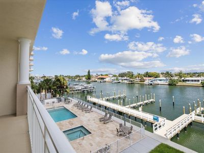 New construction Condo/Apt house 125 Island Way, Unit 304, Clearwater, FL 33767 - photo 28 28
