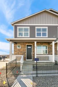 New construction Single-Family house 604 Thoroughbred Court, Johnstown, CO 80534 Melbourne - photo 0