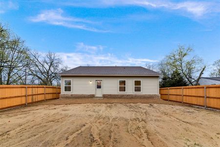 New construction Single-Family house 3004 Gillespie Street, Greenville, TX 75401 Basswood- photo 19 19