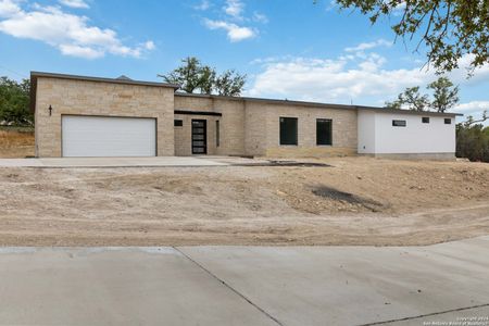 New construction Single-Family house 521 Primrose Path, Canyon Lake, TX 78133 - photo 3 3