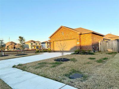 New construction Single-Family house 4807 Bluestem Drive, Pearland, TX 77584 - photo 1 1