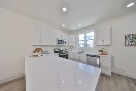 New construction Townhouse house 8739 Sap Creek Place, Tampa, FL 33614 - photo 5 5
