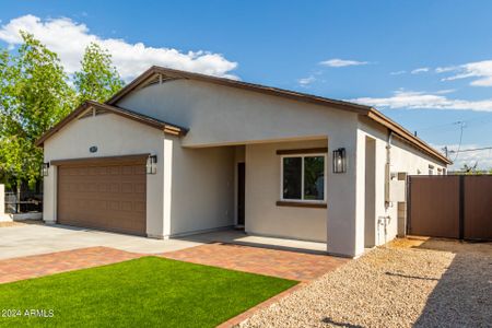 New construction Single-Family house 2837 W Garfield Street, Phoenix, AZ 85009 - photo 1 1