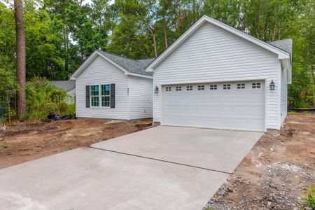 New construction Single-Family house 105 Equestrian Court, Summerville, SC 29486 - photo 0 0