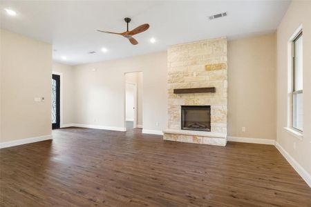 New construction Single-Family house 821 E 2Nd Street, Weatherford, TX 76086 - photo 9 9