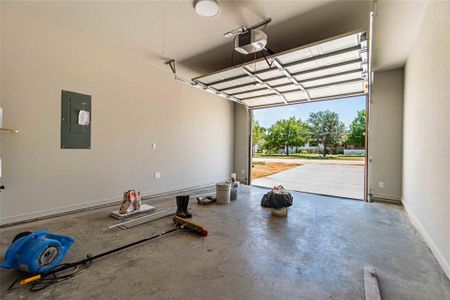 New construction Single-Family house 6008 S Lakeside Hills Court, Granbury, TX 76048 - photo 24 24