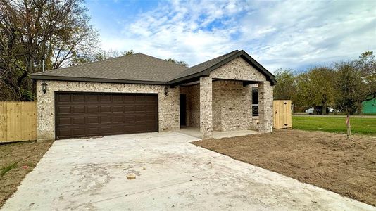 New construction Single-Family house 211 Thomas Street, Terrell, TX 75160 - photo 1 1