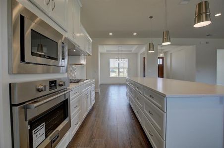 New construction Single-Family house 108 Retreat Pl, Georgetown, TX 78626 - photo 3 3