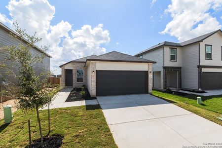 New construction Single-Family house 539 Dakota Creek, Elmendorf, TX 78112 - photo 0