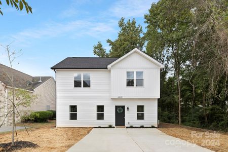 New construction Single-Family house 4430 Canipe Drive, Charlotte, NC 28269 - photo 0