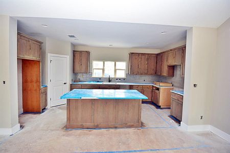 New construction Single-Family house 568 Lasso Loop, Canyon Lake, TX 78133 - photo 2 2