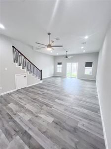 New construction Single-Family house 8021 Virgil Street, Houston, TX 77088 - photo 4 4