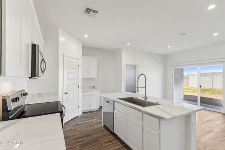 New construction Single-Family house 5788 E Swift Place, San Tan Valley, AZ 85140 - photo 8 8