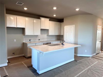 New construction Single-Family house 3013 Evian Lane, League City, TX 77573 Hamilton- photo 20 20