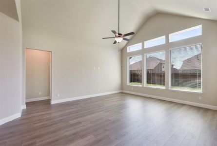 New construction Single-Family house 625 Red Maple Road, Waxahachie, TX 75165 Raleigh- photo 5 5