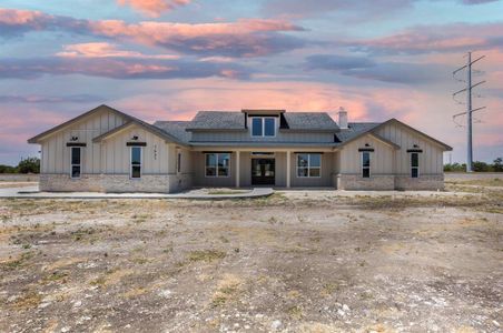 New construction Single-Family house 1431 King Ranch Rd, Salado, TX 76571 - photo 0